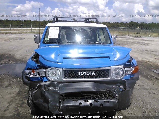 JTEZU11F38K007489 - 2008 TOYOTA FJ CRUISER Light Blue photo 6