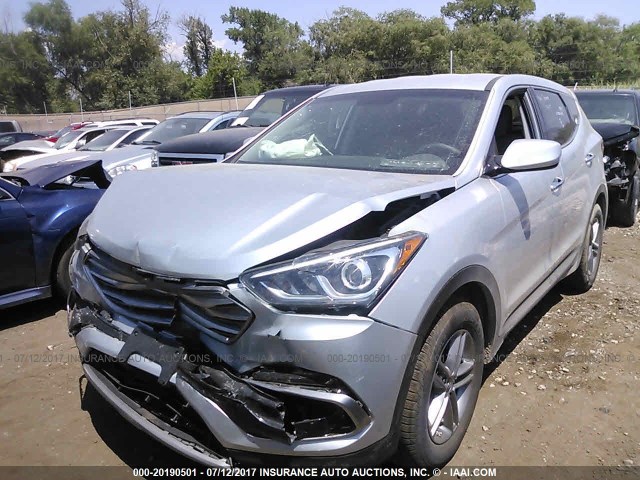 5XYZTDLB8HG465781 - 2017 HYUNDAI SANTA FE SPORT  SILVER photo 2