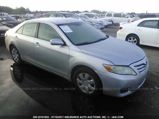 4T4BF3EK8AR047808 - 2010 TOYOTA CAMRY SE/LE/XLE 银色 照片 1