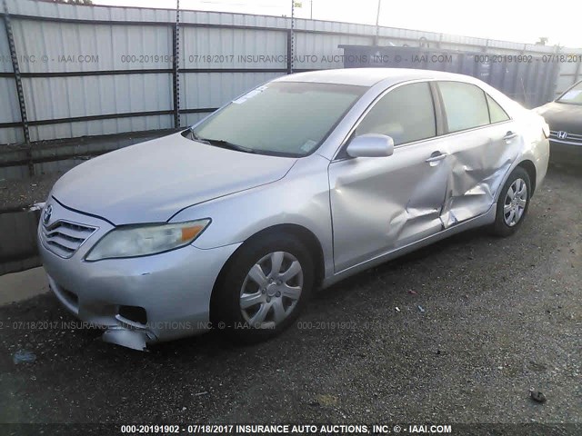 4T4BF3EK8AR047808 - 2010 TOYOTA CAMRY SE/LE/XLE 银色 照片 2