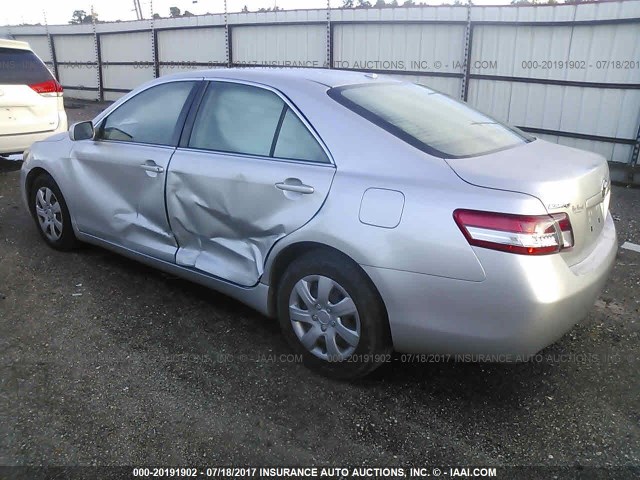4T4BF3EK8AR047808 - 2010 TOYOTA CAMRY SE/LE/XLE 银色 照片 3