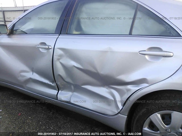 4T4BF3EK8AR047808 - 2010 TOYOTA CAMRY SE/LE/XLE 银色 照片 6