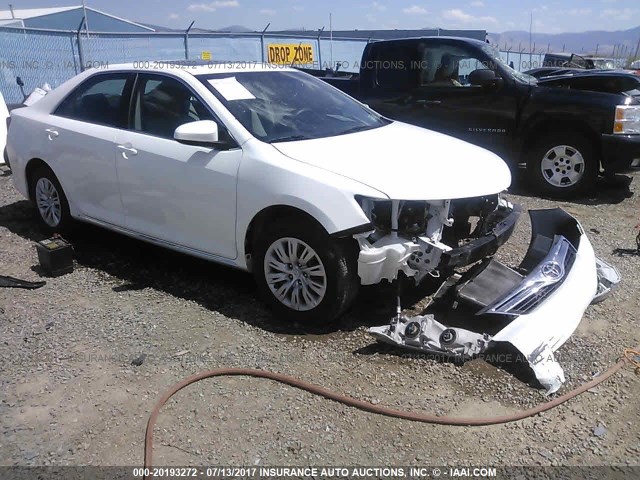 4T1BF1FK6CU530049 - 2012 TOYOTA CAMRY SE/LE/XLE 白色 照片 1