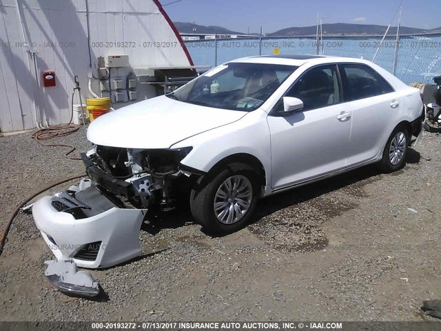 4T1BF1FK6CU530049 - 2012 TOYOTA CAMRY SE/LE/XLE 白色 照片 2