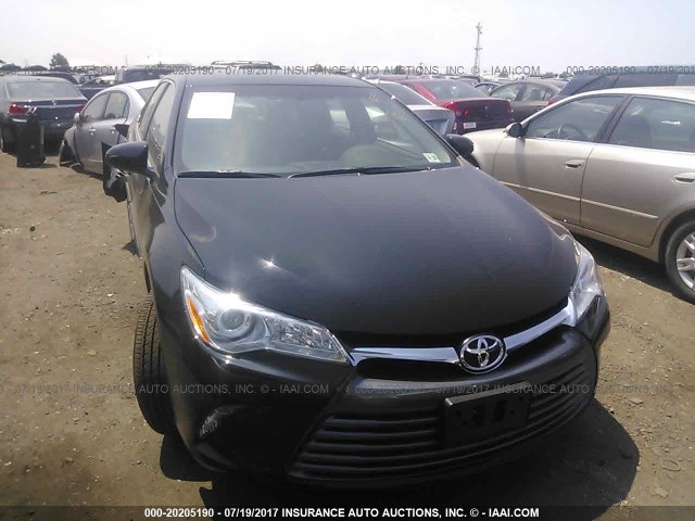 4T1BF1FK0HU686997 - 2017 TOYOTA CAMRY LE/XLE/SE/XSE BLACK photo 1