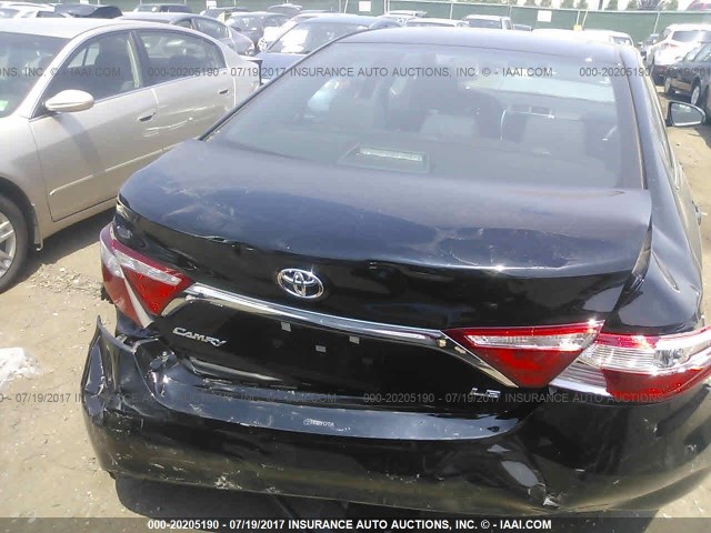 4T1BF1FK0HU686997 - 2017 TOYOTA CAMRY LE/XLE/SE/XSE BLACK photo 6