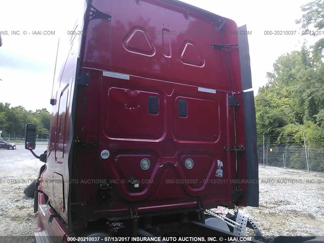 1FUJGLBG7CLBC8578 - 2012 FREIGHTLINER CASCADIA 125  RED photo 7