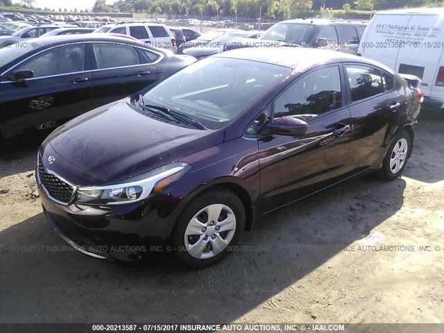 3KPFL4A76HE107514 - 2017 KIA FORTE LX/S GRAY photo 2