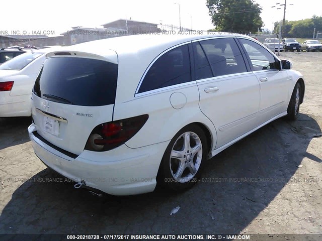 4JGCB25E19A097963 - 2009 MERCEDES-BENZ R 320 WHITE photo 4