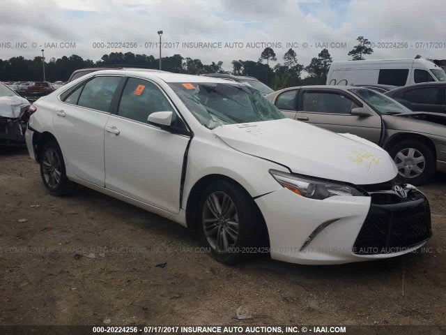 4T1BF1FKXGU212750 - 2016 TOYOTA CAMRY LE/XLE/SE/XSE WHITE photo 1
