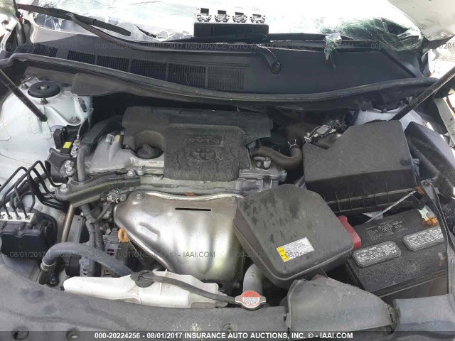 4T1BF1FKXGU212750 - 2016 TOYOTA CAMRY LE/XLE/SE/XSE WHITE photo 10
