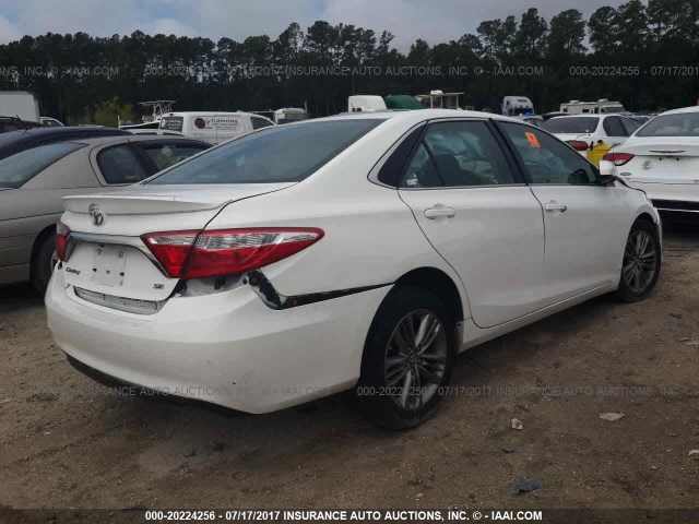 4T1BF1FKXGU212750 - 2016 TOYOTA CAMRY LE/XLE/SE/XSE WHITE photo 4