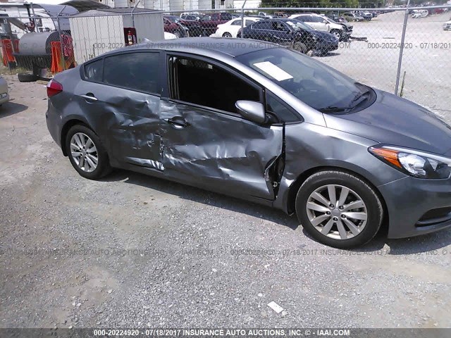 KNAFX4A63G5567037 - 2016 KIA FORTE LX GRAY photo 6