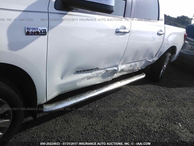 5TFHW5F1XCX237833 - 2012 TOYOTA TUNDRA CREWMAX LIMITED WHITE photo 6