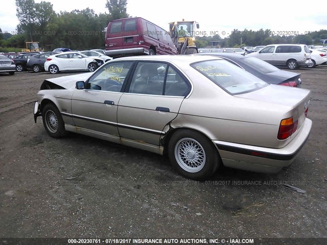 WBAHD6321SGK85693 - 1995 BMW 525 I AUTOMATIC GOLD photo 3