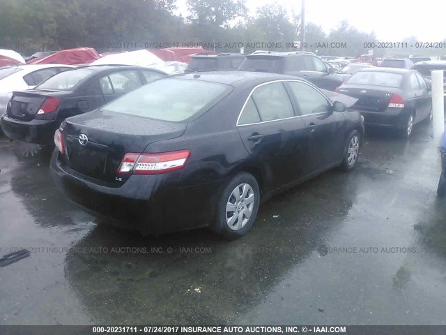 4T4BF3EK5BR093078 - 2011 TOYOTA CAMRY SE/LE/XLE შავი ფოტო 4