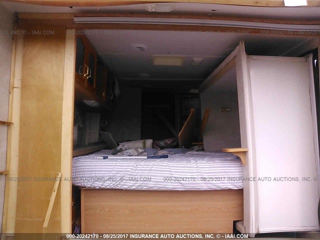 4X4FCAD282G077724 - 2002 FOREST RIVER OTHER  WHITE photo 5