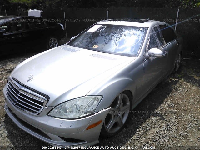 WDDNG86X67A137586 - 2007 MERCEDES-BENZ S 550 4MATIC SILVER photo 2