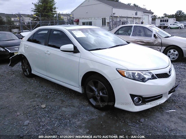 4T1BF1FK2CU619262 - 2012 TOYOTA CAMRY SE/LE/XLE WHITE photo 1
