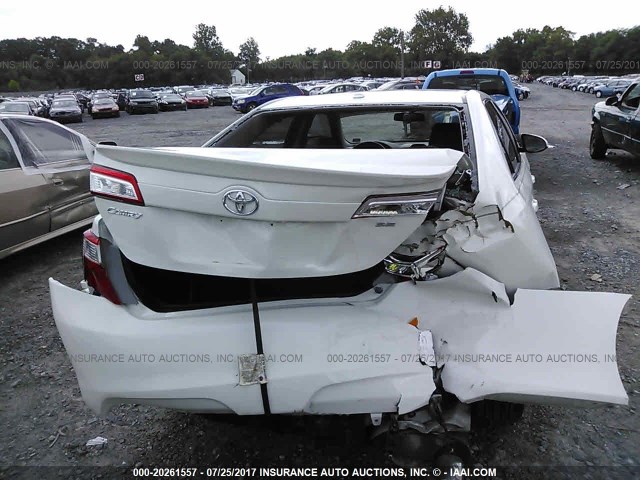 4T1BF1FK2CU619262 - 2012 TOYOTA CAMRY SE/LE/XLE WHITE photo 6