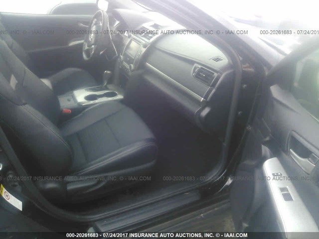 4T1BF1FK0CU145375 - 2012 TOYOTA CAMRY SE/LE/XLE შავი ფოტო 5