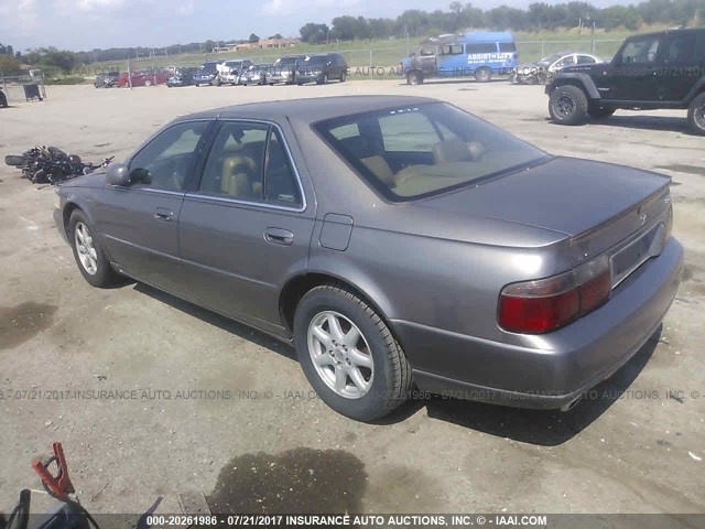 1G6KY5499WU921631 - 1998 CADILLAC SEVILLE STS GRAY photo 3