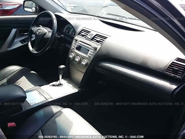 4T1BK3EK7BU117595 - 2011 TOYOTA CAMRY SE/LE/XLE 灰色 照片 5