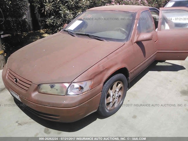 JT2BF22K4X0184878 - 1999 TOYOTA CAMRY LE/XLE BROWN photo 2