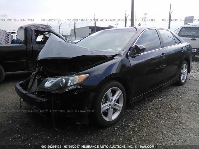 4T1BF1FK1DU242408 - 2013 TOYOTA CAMRY L/SE/LE/XLE 黑色 照片 2