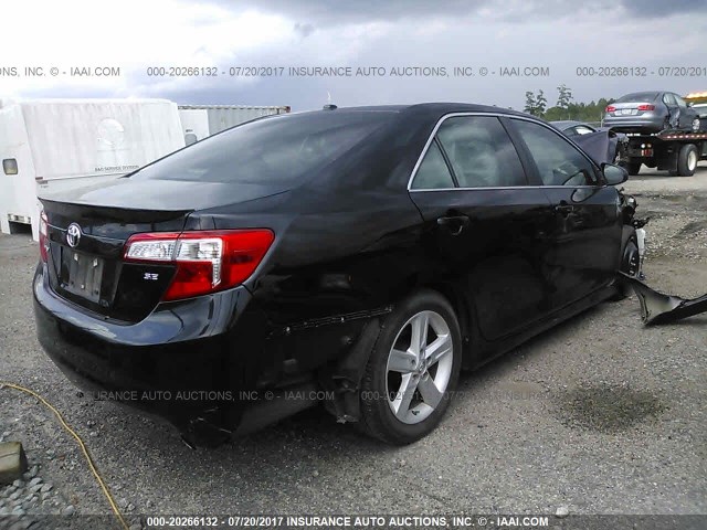 4T1BF1FK1DU242408 - 2013 TOYOTA CAMRY L/SE/LE/XLE 黑色 照片 4