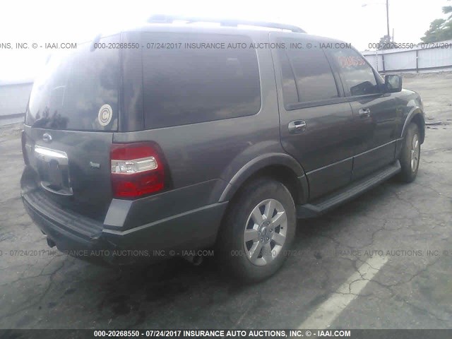 1FMJU1F52AEA63702 - 2010 FORD EXPEDITION XLT ნაცრისფერი ფოტო 4