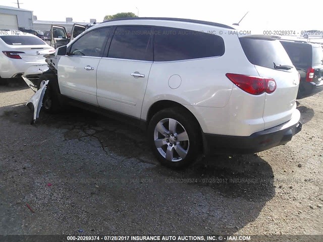 1GNKRGED8CJ368953 - 2012 CHEVROLET TRAVERSE LT CREAM photo 3