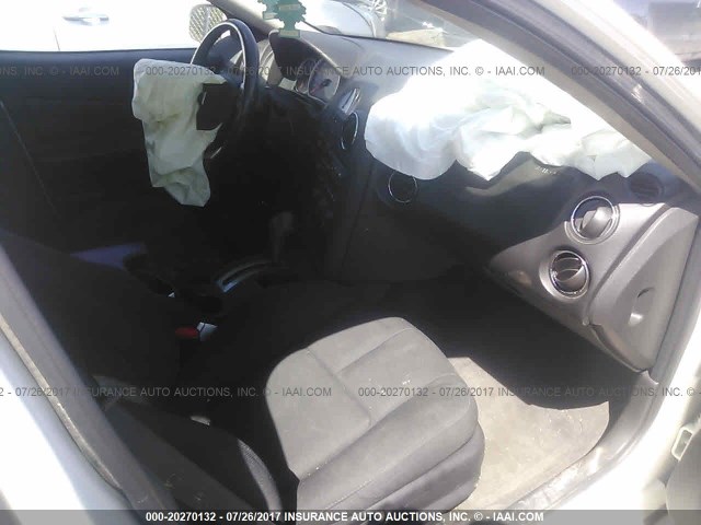 2G2WP552361295836 - 2006 PONTIAC GRAND PRIX WHITE photo 5