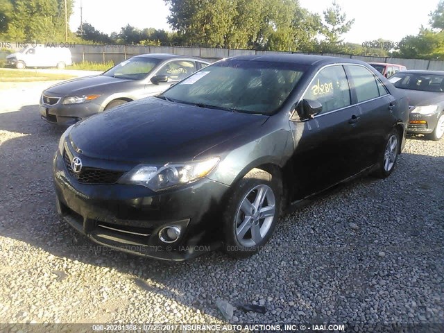 4T1BF1FK4EU309441 - 2014 TOYOTA CAMRY L/SE/LE/XLE 黑色 照片 2