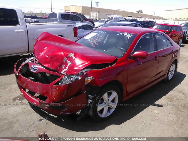 4T1BF3EK4BU160473 - 2011 TOYOTA CAMRY SE/LE/XLE RED photo 2