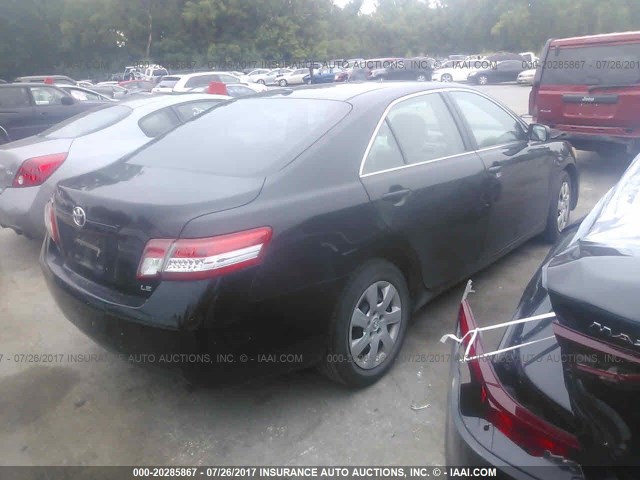 4T1BF3EK2BU716067 - 2011 TOYOTA CAMRY SE/LE/XLE Черный фото 4