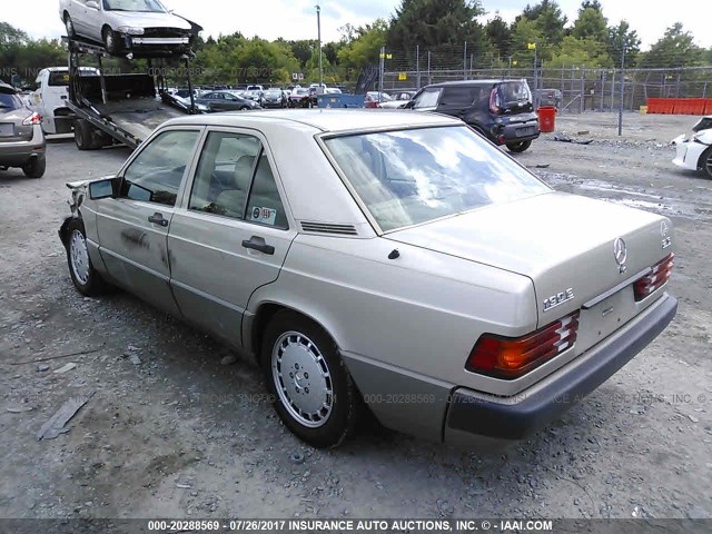 WDBDA29D9NF945855 - 1992 MERCEDES-BENZ 190 E 2.6 TAN photo 3