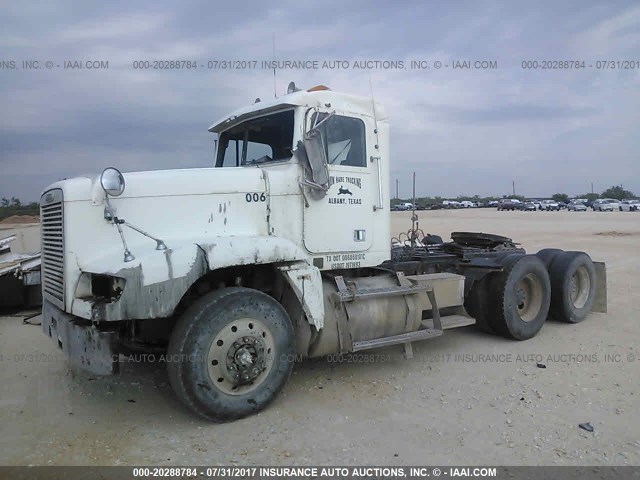 1FUYDSEB2YLH14389 - 2000 FREIGHTLINER CONVENTIONAL FLD120 WHITE photo 2