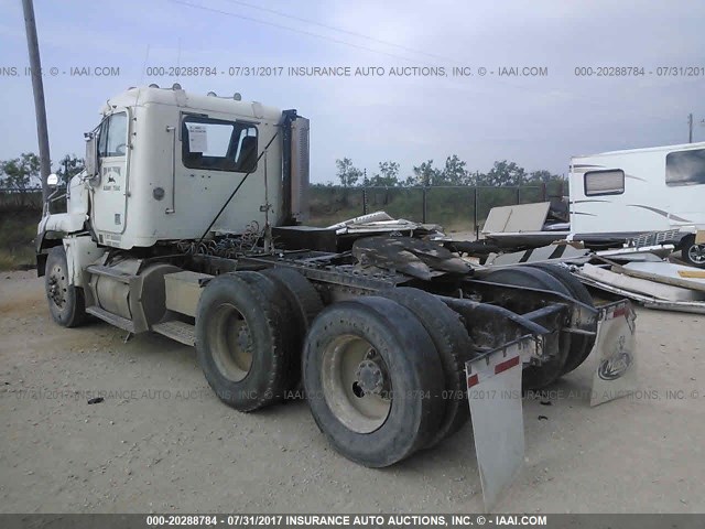 1FUYDSEB2YLH14389 - 2000 FREIGHTLINER CONVENTIONAL FLD120 WHITE photo 3