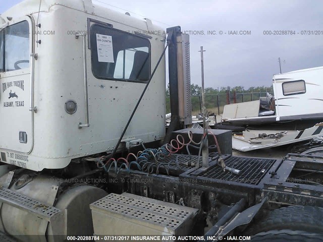 1FUYDSEB2YLH14389 - 2000 FREIGHTLINER CONVENTIONAL FLD120 WHITE photo 7