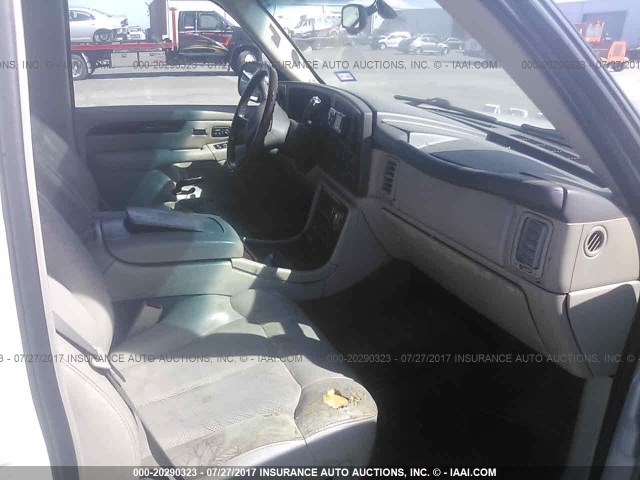 1GYEK63N72R191757 - 2002 CADILLAC ESCALADE LUXURY კრემისფერი ფოტო 5