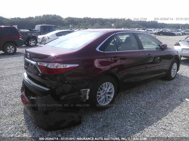 4T1BF1FK5HU659522 - 2017 TOYOTA CAMRY LE/XLE/SE/XSE RED photo 4