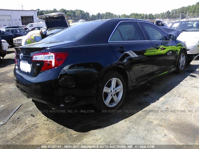 4T1BF1FK1DU685349 - 2013 TOYOTA CAMRY L/SE/LE/XLE 黑色 照片 4