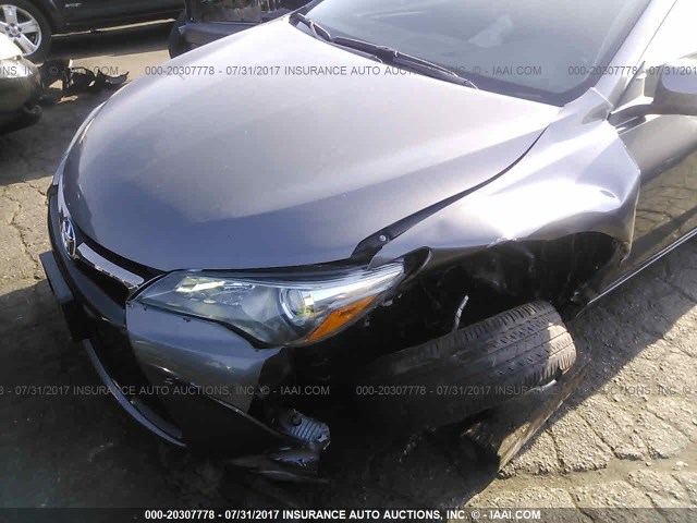 4T1BF1FK6GU180668 - 2016 TOYOTA CAMRY LE/XLE/SE/XSE GRAY photo 6