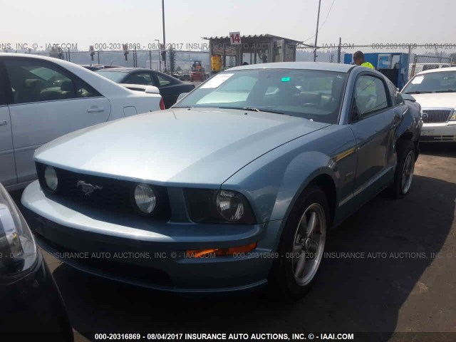 1ZVFT82H555222172 - 2005 FORD MUSTANG GT Light Blue photo 2