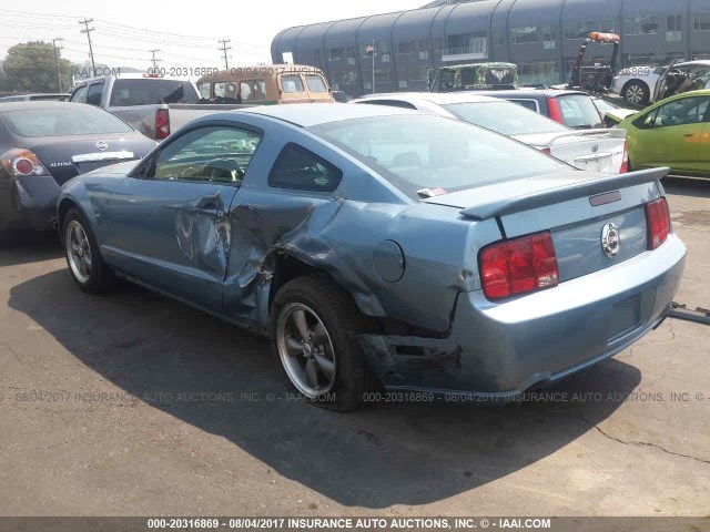 1ZVFT82H555222172 - 2005 FORD MUSTANG GT Light Blue photo 3