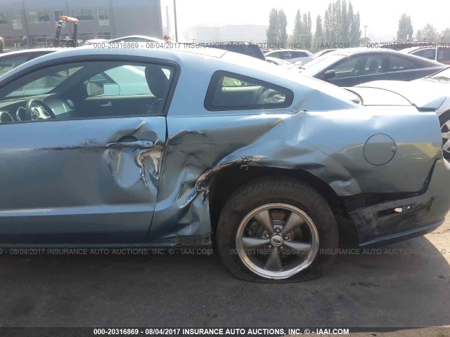 1ZVFT82H555222172 - 2005 FORD MUSTANG GT Light Blue photo 6