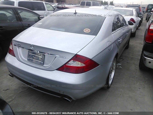 WDDDJ75X66A055073 - 2006 MERCEDES-BENZ CLS 500C SILVER photo 4