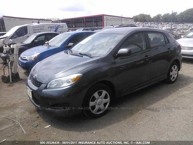 2T1KU4EE1AC340645 - 2010 TOYOTA COROLLA MATRIX  GRAY photo 2