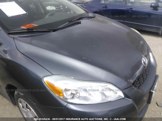 2T1KU4EE1AC340645 - 2010 TOYOTA COROLLA MATRIX  GRAY photo 6
